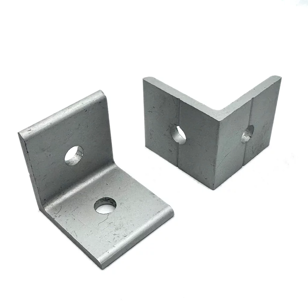 Esquina interior ranurada de aluminio con 2 orificios