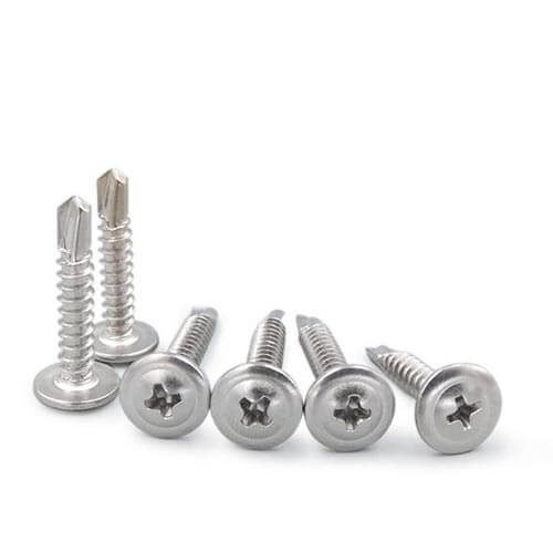 Tail Forming of Modified Truss Head Self-Drilling Screw，It is to use a mold to press the drill tail into shape. In the subsequent steps, the excess scraps will be removed to become the final drill tail.