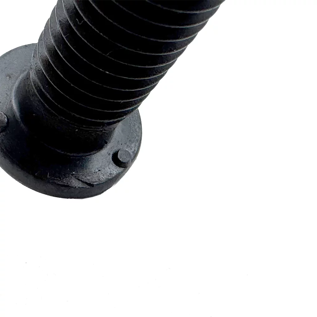 Pernos soldados de 3 puntos 40Cr de alta resistencia. Utilice material 40Cr, después del cabezal en frío y el tratamiento térmico, como sujetadores de soldadura para automóviles.