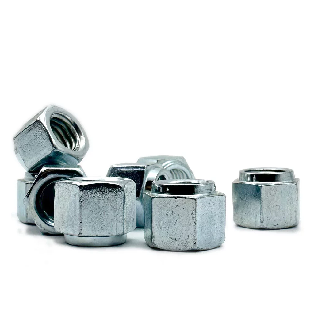 Tuercas remachables
